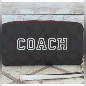 🤎 Coach Signature Varsity City wallet 🤎 NWT